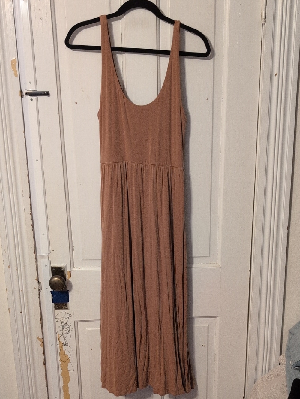 a new day Scoop-Neck Sleeveless Midi Dress in Taupe